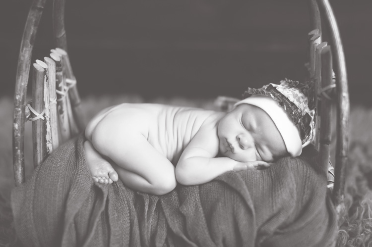 Jennifer Williams | Delicate Details Photography Delicate Details | Atlanta GA newborn Photographer | Toccoa Georgia Newborn Photographer | Maternity | Newborn | Baby | Child | Family | Portraiture | Senior