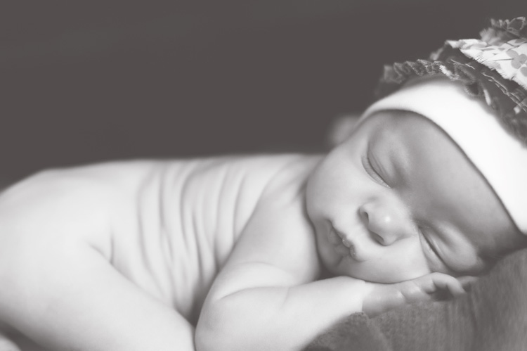 Jennifer Williams | Delicate Details Photography Delicate Details | Atlanta GA newborn Photographer | Toccoa Georgia Newborn Photographer | Maternity | Newborn | Baby | Child | Family | Portraiture | Senior